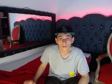 Machine_73 big cock cam stud 19 yrs streaming live