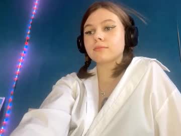 Mackenzierodino, 18 years old, goal: i want to tease u with my skirt // #new #18 #bigass #shy #blonde [30 tokens remaining], webcam photo