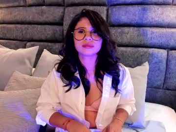 Squirting cam girl Maddymontclair live now