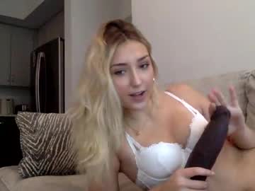 Live cam performer Madiexcuslive streaming now