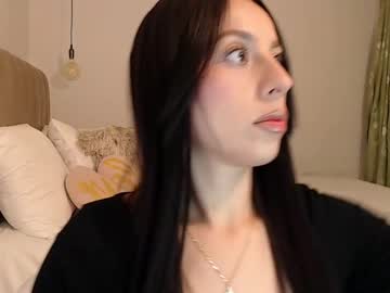 Squirting cam girl Maiiakim age 26 yrs live now
