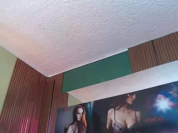 Maira_md, GOAL: oil in tits [32 tokens remaining] Welcome to my room! #skinny #latina #18 #mature #new, webcam photo