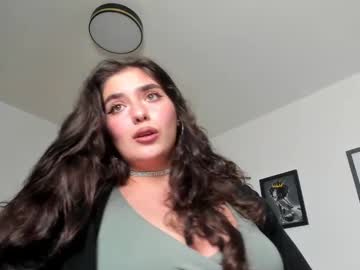 Hairy cam model Makemeeyours, 25 yrs live now