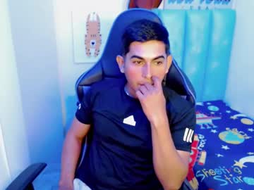 Mapachee_s big cock cam stud streaming live