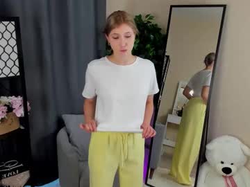 Margheritacheaney, 18 years old, Help me do 20 thumb ups! ?? // GOAL:Show belly button piercing  #Shy #teen #18 #blonde #skinny [24 tokens remaining], webcam photo