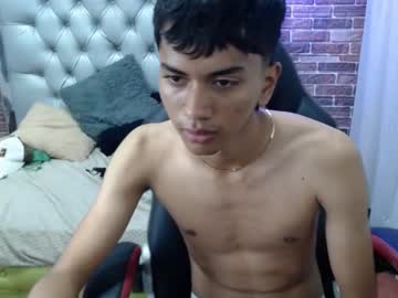 Markbowie big cock cam stud 19 yrs streaming live