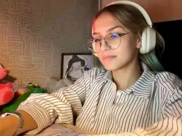 Maryaliceprinn, 18 years old, Goal: kiss for u I am new here and your support is very important to me! Thank you! ^^ #teen #18 #cute #new #shy [15 tokens remaining], webcam photo