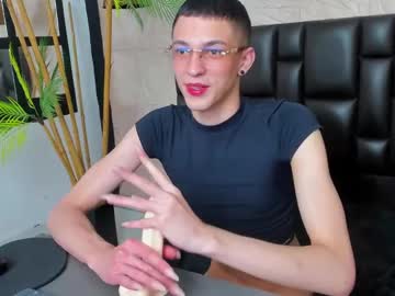 Live gay cam model Matthewttaylor streaming now in HD