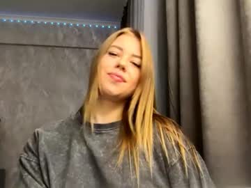 Maxinegrindel, 20 years old, Goal:  Biggest smile ever  #new #shy #slim #teen #blonde [18 tokens remaining], webcam photo