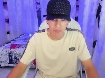 Maxthomson_boy, 18 years old, CrazyGoal: I feel so sexy today for you ? // @GOAL: CUM SHOW !! // #cum #feets #latino #18 #young // PVT Open // New Media On Sale //, webcam photo