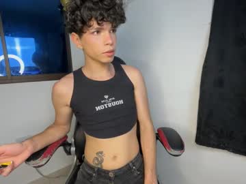 Melo_twink big cock cam stud 19 yrs streaming live
