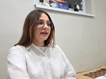 Michaelehain, 19 years old, GOAL:make a cute face !  ?  Help me do 50 thumb ups!?  <3 My name Chloe !! I am a #new and #young model on CB #18 #natural #shy [22 tokens remaining], webcam photo