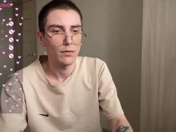 Live gay cam model Mikejonson1621 yrs streaming now in HD
