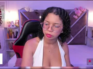 milahall__ - Live EU Performer