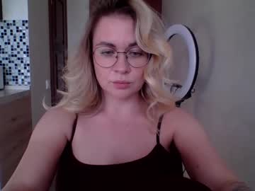 Live Milf Milasia - Hot Milf Cams