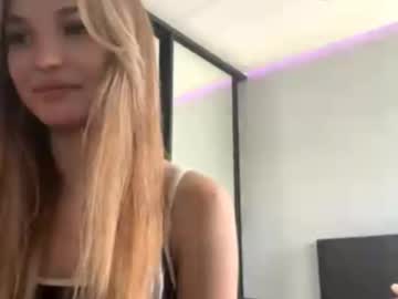 Mildaleggette, 18 years old, Goal:"I feel a bit shy… but I want to try my first soft dance for you #new #shy #blond #teen #18 [94 tokens remaining], webcam photo