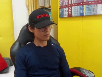 Militohot, 21 years old, GOAL: take off my pants [45 tokens remaining] Welcome to my room! #new #young #latino #18 #cum, webcam photo