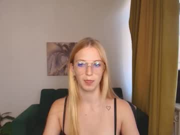 Mirandamayers, 18 years old, hello) im here new) #sy #blond #18 #skinny #findom, webcam photo