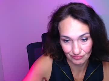 Misskristyyy, 40 years old, GOAL: Welcome to CB [68 tokens remaining] Welcome to my room! #new #natural #skinny #shy #milf, webcam photo