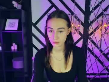 Misty_blaze, 18 years old, Hey! Wow my first time here! #new #nonude #natural #18 #daddy [555 tokens remaining], webcam photo