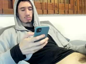 Moderdelier big cock cam stud 29 yrs streaming live