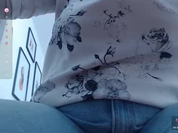 mommyissuess_ - Live EU Performer