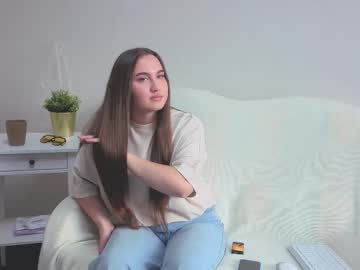 Momy_lilu, 18 years old, GOAL: good start [56 tokens remaining] my first stream ;P #shy #18 #new #bigboobs #teen, webcam photo