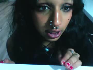 Mon3ytr33 college cam girl streaming live