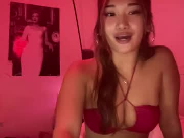 Live cam performer Mxckeymeiji streaming now