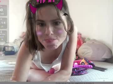 Squirting cam girl Mytoyboxxx live now