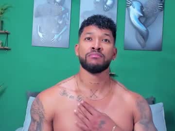 Muscle cam star Nathanielgrey1, 30 yrs