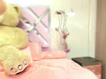 Squirting cam girl Neni_ohana age 18 yrs live now
