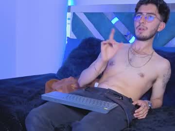 Nerd_perverse, 22 years old, Nerd_perverse's room #new #latino #skinny #bigdick, webcam photo