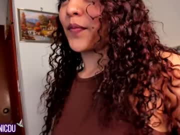 Squirting cam girl Nicdu_xxx age 27 yrs live now