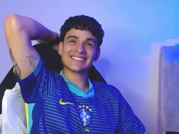 Nico_lux, 19 years old, GOAL: Oil in my body [55 tokens remaining] Welcome to my room! I am new here #master #18 #cum #smoke #new, webcam photo