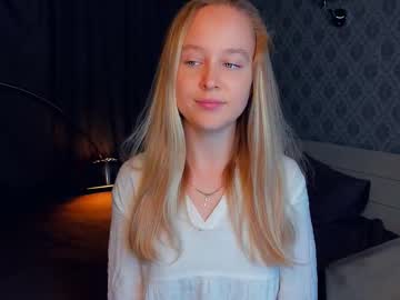Nicolavanderbie, 18 years old, Little our fun for my first day here! GOAL - touch my chest and add water magic #new #shy #18 #teen #skinny [81 tokens remaining], webcam photo