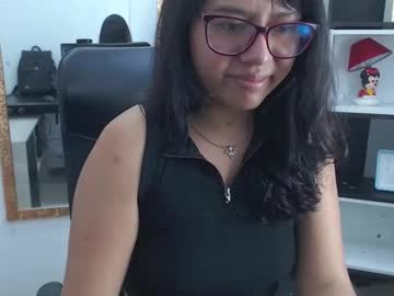 Niicolee_sweett, Niicolee_sweett's room #new #shy #c2c #latina, webcam photo