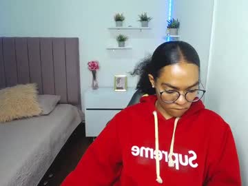 Muscle cam star Niina_lovee_, 27 yrs