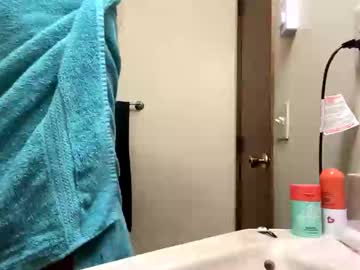 Nikkiluv81, GOAL: Take top off [100 tokens remaining] Welcome to my room!! I wanna play ??!!! #new, webcam photo