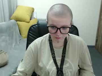 Nikkysnow, Hello Tits show! #new #18 #bigtits #private [439 tokens remaining], webcam photo