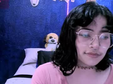 Hairy cam model Ninayellow, 24 yrs live now