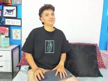 Squirting cam girl Noah06_ age 20 yrs live now