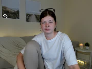 Norellea, 18 years old, my first day! ?? [271 tokens left] #18 #new #young #shy #cute, webcam photo