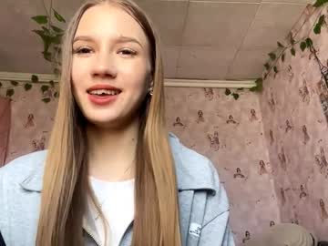 Normauken, 18 years old, Goal: Biggest smile ever #new #shy #bigboobs #teen #18 [31 tokens remaining], webcam photo