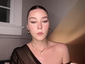 Live cam performer Novavangogh streaming now