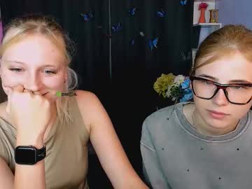 Ofelia_peachy, GOAL: my first goal [164 tokens remaining] Welcome to my room! #feet #blonde #teen #shy #new, webcam photo