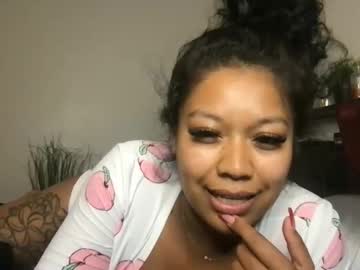 Ohmyyleilani • busty • California, United States • public