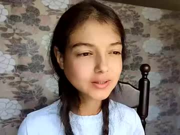 Opalwinnen, 18 years old, i'm Isabel and #new here #shy #skinny #teen #18 Goal: I want to put my hands up so you can see my waist better [93 tokens remaining], webcam photo