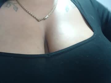 Squirting cam girl Orianahorny69 live now