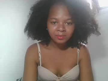 Hairy cam model Ornellah live now